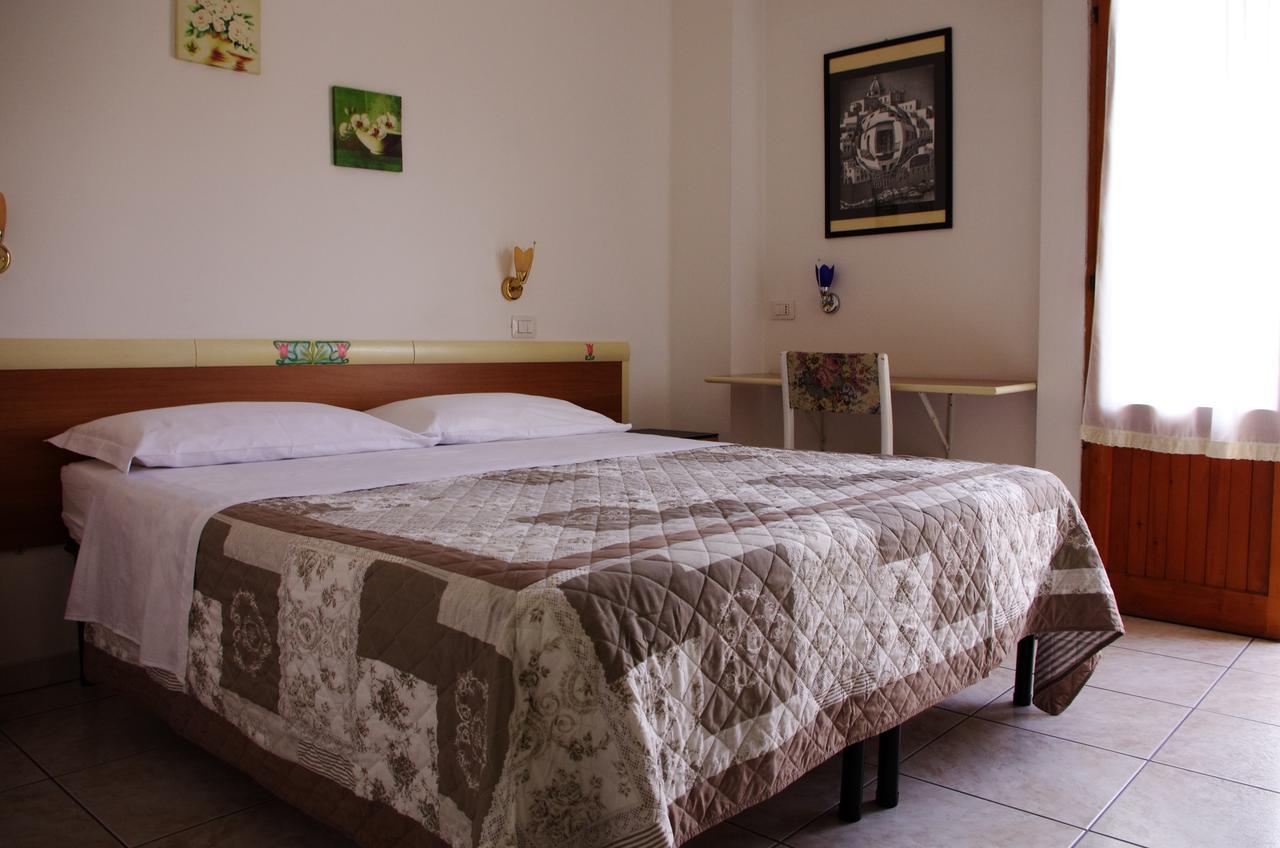 סן בנדטו דל טרנטו Hotel La Playa מראה חיצוני תמונה