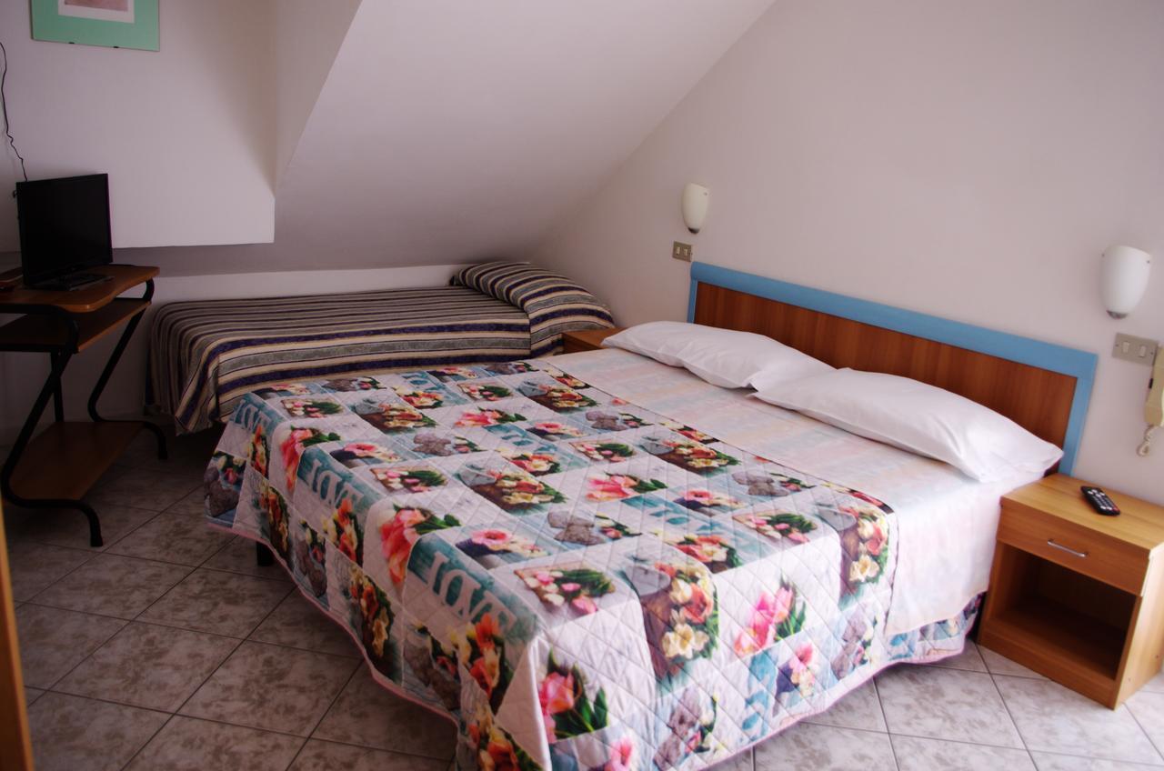 סן בנדטו דל טרנטו Hotel La Playa מראה חיצוני תמונה