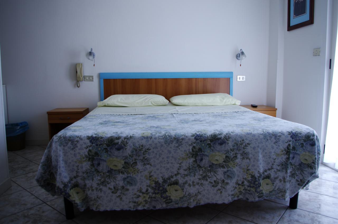 סן בנדטו דל טרנטו Hotel La Playa מראה חיצוני תמונה